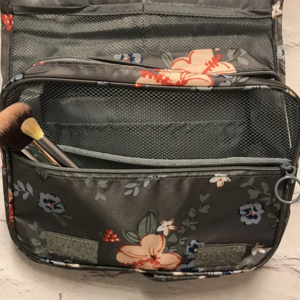 NWT TRAVEL BATH BAG TOILETRIES/MAKEUP HANGING beautiful travel bag
